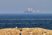ООН започва евакуация от Ормузкия проток за 11 000 блокирани моряци