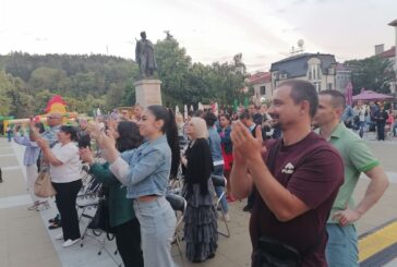 Crossing Jumaya Festival - най-добрият посланик за културно общуване между хората: От класическите творби на Златю Бояджиев, през експозицията на съвременния творец Сашо Стоицов, до виртуозния кларинетист Иво Папазов-Ибряма и неговия Wedding Band, които ни върнаха в миналото, оставиха следа в настоящето и ни дадоха надежда за бъдещето 