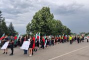 С мълчаливо шествие учители и ученици от Гоце Делчев се поклониха на лобното място на загиналия в ПТП 19-г. Крум