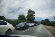 Румънски автомобил самокатастрофира и затрудни движението в Кресненското дефиле