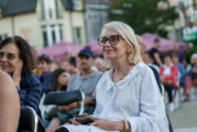 Благоевградчанката Любима Бучинска, инициатор и автор на Crossing Jumaya festival: Ако има амбицията наистина да се превърне в голям международен кураторски проект, какъвто го виждам, трябва да се развива като фестивал на съвременната култура, в който world music е водещата ос, но не и единственото изкуство - тогава ще предложи не просто силна концертна програма, а преживяване