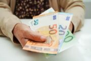 Вдигат пенсиите със 7,8%