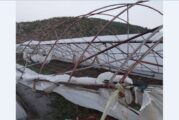 Ураганният вятър унищожи десетки оранжерии по поречието на р. Струма в землището на Сандански, Кресна и Струмяни, земеделските стопани изпаднаха в паника, щетите са за хиляди евро
