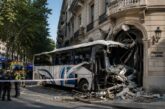 Автобус се вряза в сграда в испанския град Лейда, 44 души са ранени