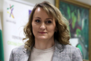 Министър Р. Карамфилова оневини РИОСВ и БДЗБР по казуса със строежа на 60 апартамента до р. Санданска Бистрица, хвърли ръкавицата към кадастъра
