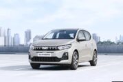 Dacia започва поръчки за Sandero Hybrid 155 с най-мощния си двигател в Румъния