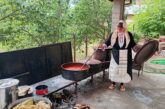 С три казана лютеница, приготвяни в продължение на два дена от 100 кг. домати, в Логодаж посрещнаха гости от страната и чужбина (ОБНОВЕНО)