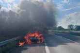 Лек автомобил изгоря в Сапарева баня