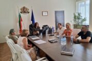 Жители на Долна Диканя на среща с областния управител за решаване проблема с поливната вода