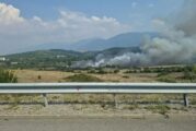 Пожар гори край Дупница в близост до магистрала 