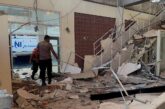 Жертви и вълни цунами след силен трус от 7,7 в Индонезия