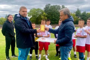 Бащата на рекордьорката в анкетата „Футболистка №1 на България“ Е. Попадинова сложи край на треньорската си кариера след 22 г.