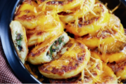 Картофени кюфтенца с плънка от гъби и копър