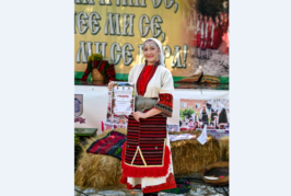 Михаела Бояджийска от Банско с първо място на IX Национален фолклорен фестивал „Свири ми се, пее ми се, оро ми се игра“