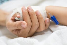 Двегодишно дете с тежки увреждания е евтаназирано в Нидерландия