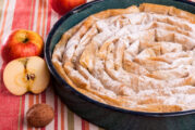 Баница с ябълки и локум