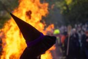 Розмарин, магически камъни и „вещерски бутилки“ са пазели хората от вещици и магии
