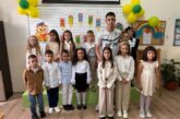 Футболистите на „Беласица“ подариха тетрадки и помагала на първокласниците в Петричко
