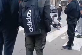 Тийнейджъри в Трън провокират по-малки съученици да се млатят, снимат ги с телефон