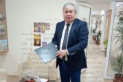 Директорът на благоевградското 3 ОУ почерпи експертите от РУО за пенсионирането си, връчи им благодарствено писмо за съвместната работа