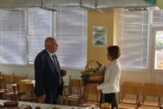 С екскурзия - дестинация по избор, от колектива на благоевградското 8 СУ изненадаха доскорошния директор С. Биров за пенсионирането му