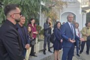 Благоевградчани посрещнаха кандидат-президента Костадин Костадинов