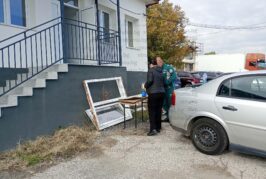 От секцията в благоевградското село Бучино си организираха почерпка с домашна погача, свариха кафе при полеви условия