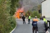 Камион се запали в Кресненското дефиле, движението е спряно