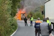 Камион се запали в Кресненското дефиле, движението е спряно