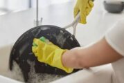 Почистване на тиган с незалепващо покритие? Така е правилно